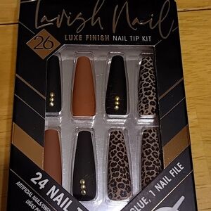 NEW  Lavish Coffin Shaped Nails Wild Rush 24 Tips